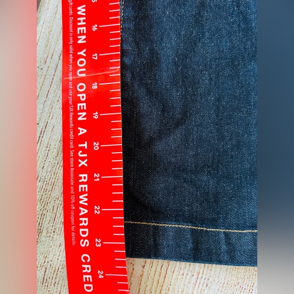 Levi’s Women’s Dark Wash Mid Rise Stretch Boot Cut Denim Capri Jeans Size 12 - Picture 7 of 9